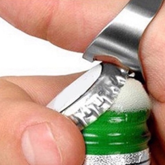 🍺 Awesome Metallic Unisex bottle opening ring! - Picture 7 of 7